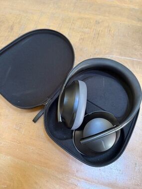Bose 700 headphones